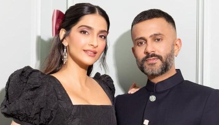 Sonam Kapoor, husband Anand Ahuja win hearts with sweet gesture