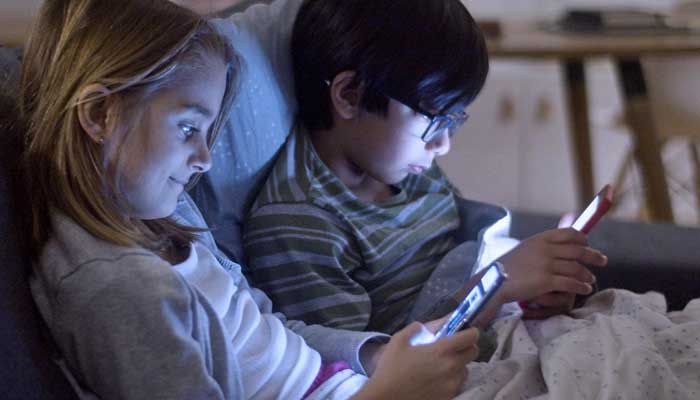 Excessive screen time can cause early puberty, study