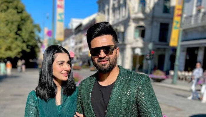 Singer Falak Shabirs cute gesture for wife Sarah Khan leaves internet in splits