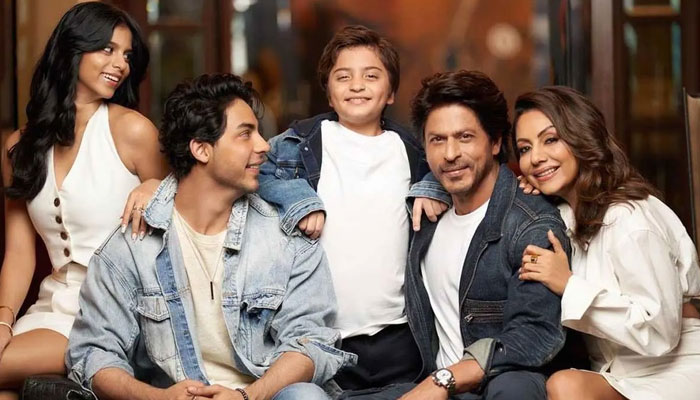 Shah Rukh Khan turns vote casting in family outing: WATCH