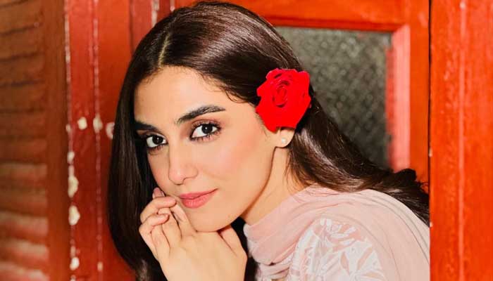 Maya Ali sets on spiritual journey amid Sunn Mere Dil buzz