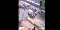 موٹر سائیکل سوار موت کے منہ میں جانے سے بال بال بچ گیا