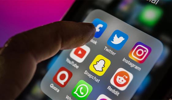 ملک میں انٹرنیٹ کی سست روی اور سوشل میڈیا میں خلل معمول بن گیا