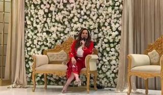 نیلم کوٹھاری غیر متوقع سوال پر حیران، حاضرین کے قہقہے گونج اٹھے