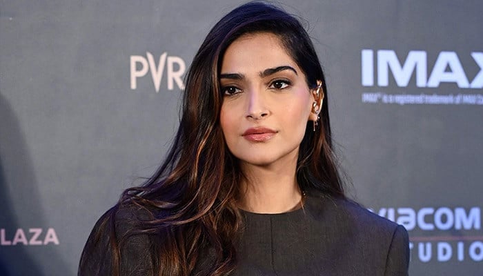 Sonam Kapoor shares cryptic note on being best version