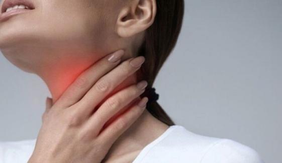 گلے کی خراش اور سوزش کا علاج آسان گھریلو نسخوں سے ممکن