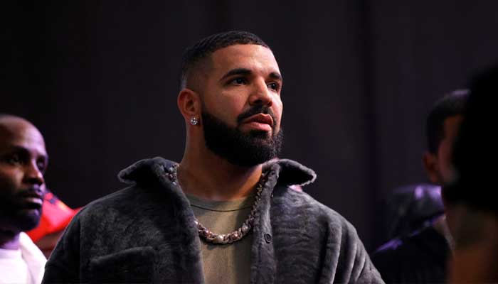 Drake fans react to rappers look-alike competition in Toronto