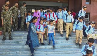 بھارت میں مزید اسکولوں کو بم کی دھمکیاں