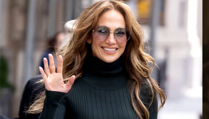 Jennifer Lopez makes first appearance after celebrating Christmas