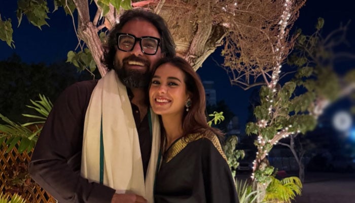 Iqra Aziz, Yasir Hussain marks five years of marriage with romantic dinner