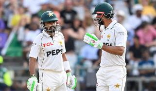 شان اور بابر نے ٹیسٹ کرکٹ میں تاریخ رقم کردی