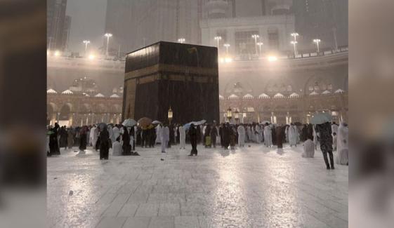مکہ اور مدینہ میں موسلا دھار بارش: خوبصورت مناظر وائرل 