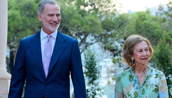 King Felipe honors Queen Sofia with prestigious Order of the Golden Fleece