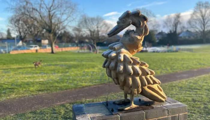 New statue unveiled in Dunstable to commemorate King Henry V’s legacy