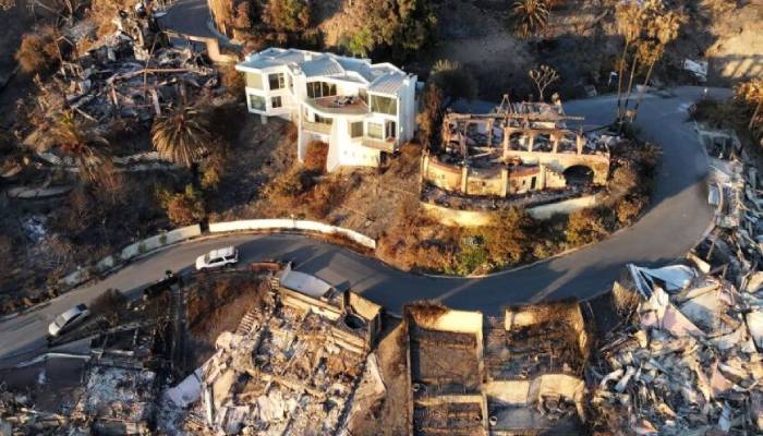 Experts reveal surprising factors behind survival of homes in LA wildfires