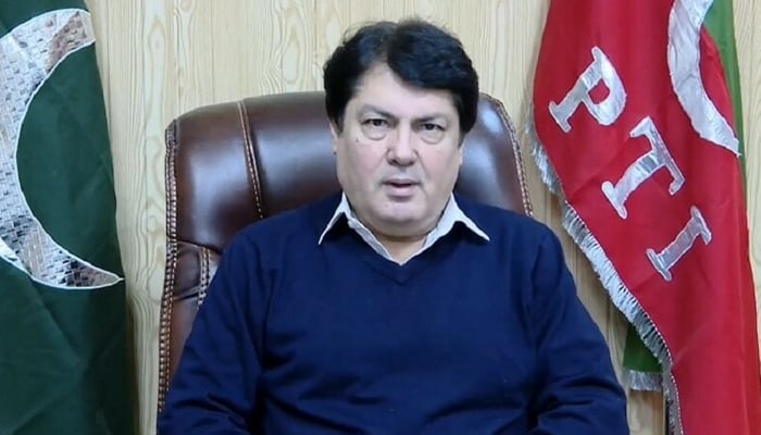 خیبر پختون خوا کے مشیرِ اطلاعات بیرسٹر محمد علی سیف—فائل فوٹو