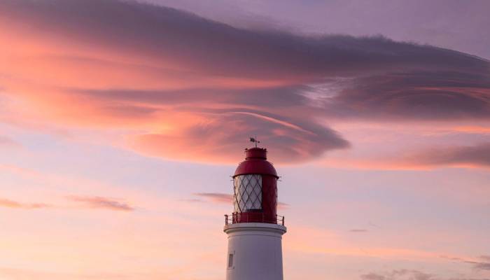 Mysterious clouds spotted over UK: UFO phenomenon or natural wonder?