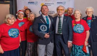 برطانیہ میں دنیا کا معمر ترین گلوکاروں کا گروپ