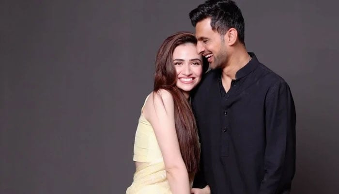 Sana Javed gushes over Shoaib Maliks photography skills on date night