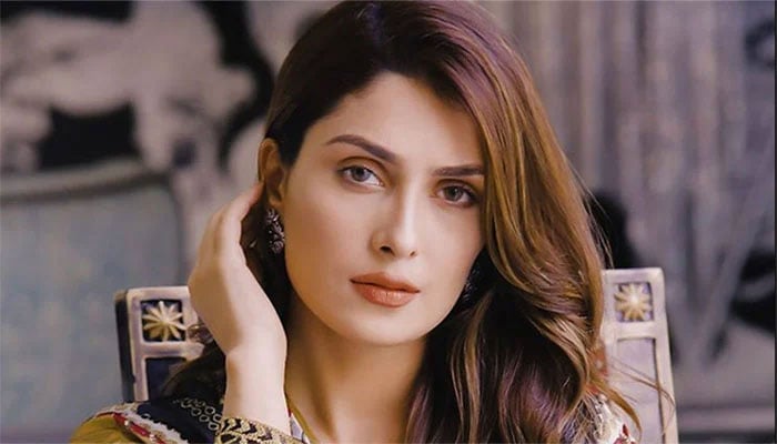 Ayeza Khan manifests supermodel vibes in new post