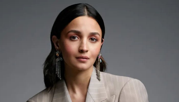 Alia Bhatt  toasts to 25 years of Sabyasachi with heartwarming tribute