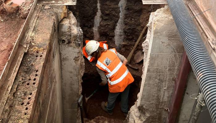 Roman pottery unearthed with human remains in Exeter excavation