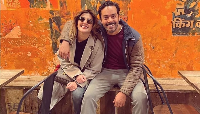 Kubra Khan, Gohar Rasheed indulge in volleyball match, team groom clinch victory