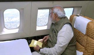 مودی کا 3 روزہ دورۂ پیرس، پاکستانی فضائی حدود میں سفر