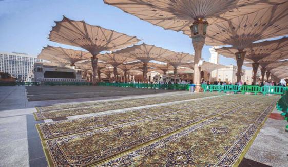 مسجد الحرام کے قالین کس طرح صاف کیے جاتے ہیں؟