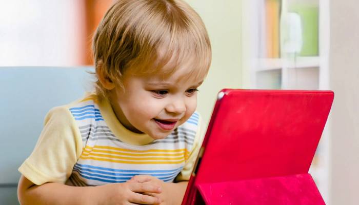 Scientists EXPOSE how screen time silently delays toddler language growth