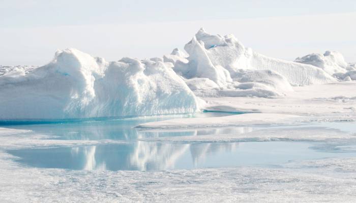 Sea ice hits historic low as temperatures soar near North Pole