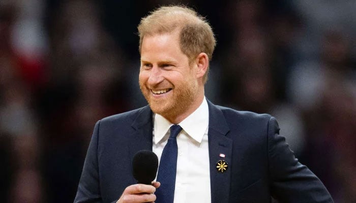 Prince Harry reunites with royal couple at Invictus Games after Meghan leaves