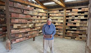 امریکی کا 8882 اقسام کی اینٹیں جمع کرنے کا ریکارڈ