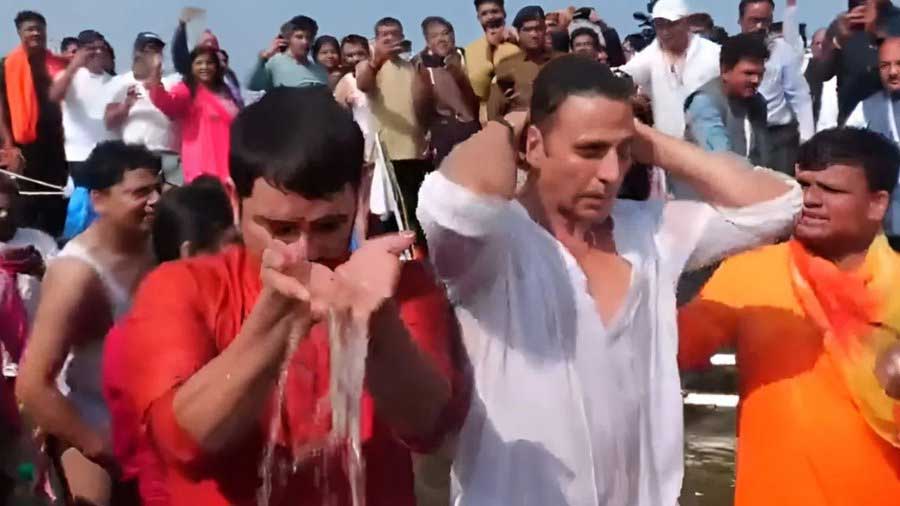 Akshay Kumar participates in religious festival Maha Kumbh 2025