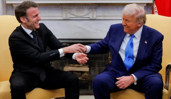 میکرون نے ٹرمپ کی بات کاٹ دی