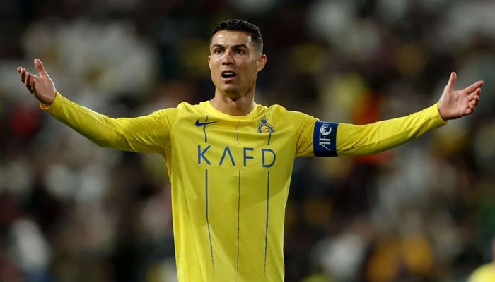 Cristiano Ronaldo receives surprising shout out from former Dutch footballer