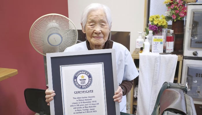 Japanese woman Shitsui Hakoishi hold Guinness World Record for the oldest female barber