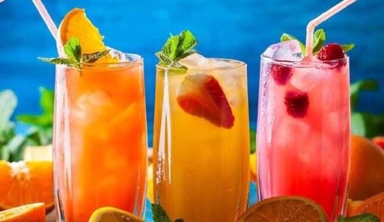 افطار دسترخوان سجائیں ٹھنڈے مشروبات سے