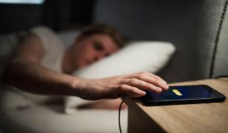 کتنے گھنٹے سے کم سونا صحت کیلئے خطرات کی علامت؟