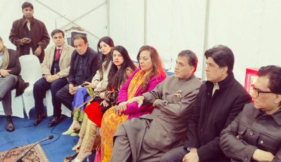 عید کے بعد قومی ایئرلائنز برطانیہ سے اپنی پروازیں دوبارہ شروع کرے گی، ڈاکٹر محمد فیصل