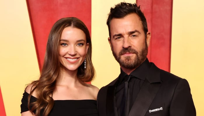 Justin Theroux officially ties the knot with fiancé Nicole Brydon Bloom