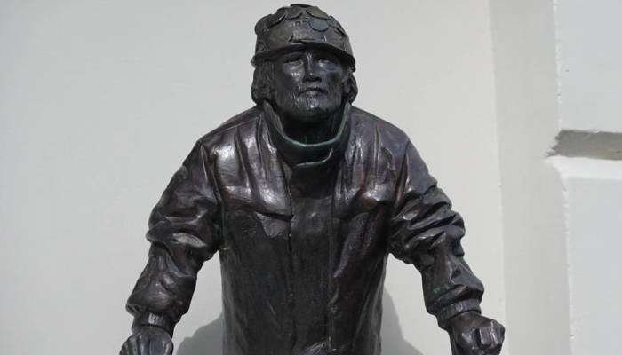 Brian Haw statue unveiled in London to honor peace activist