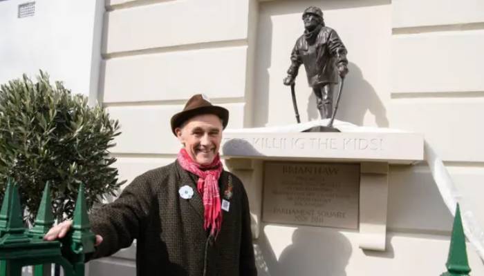 Brian Haw statue unveiled in London to honor peace activist