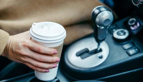 امریکا، کافی گرنے پر ڈرائیور کو 14 ارب روپے ہرجانہ مل گیا