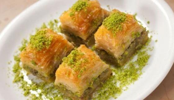 افطاری کو دیجئے ترکش تڑکا، آج بنائیں بکلاوا