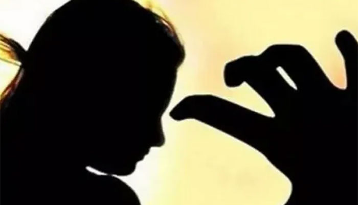 فیصل آباد: ڈاکوؤں کی سڑک پر شوہر کے سامنے خاتون کے ساتھ اجتماعی زیادتی