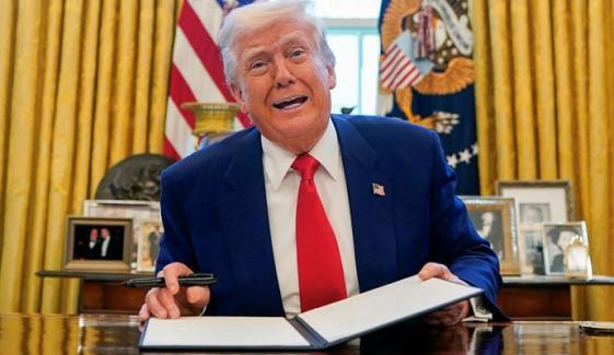 ٹرمپ کیلئے شاور پریشر میں کمی کے باعث نہانا دشوار، نیا ایگزیکٹیو آرڈر جاری