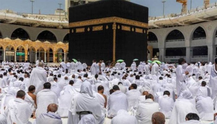 وزارت مذہبی امور نے نجی حج آپریٹرز سے 10 ہزار عازمین کی تفصیلات طلب کرلیں