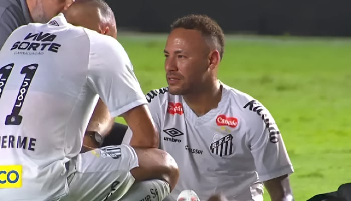 Neymar breaksdown into tears after Santos latest injury setback