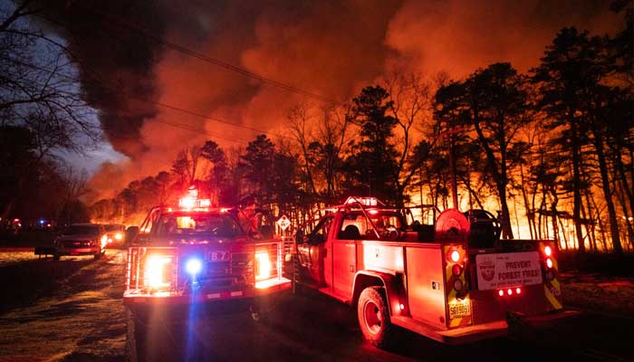 New Jersey wildfire engulfs more than 8,000 acres, prompting evacuation